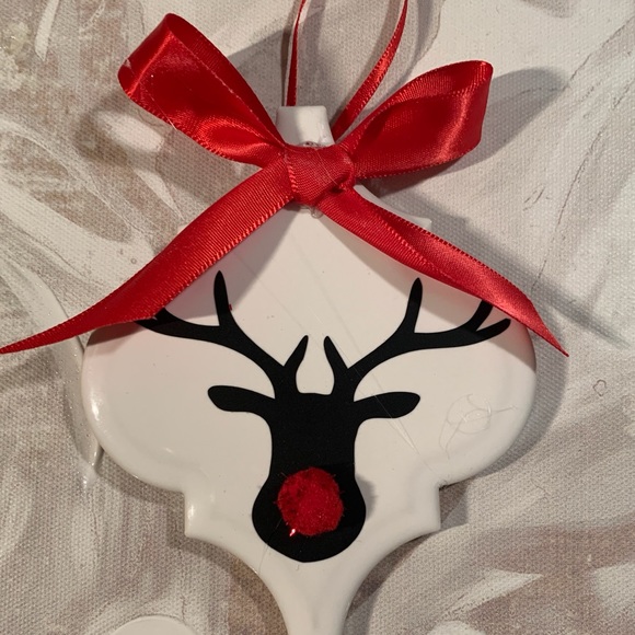 New Rudolph the Red Nose Reindeer Christmas tree ornaments - Picture 2 of 2
